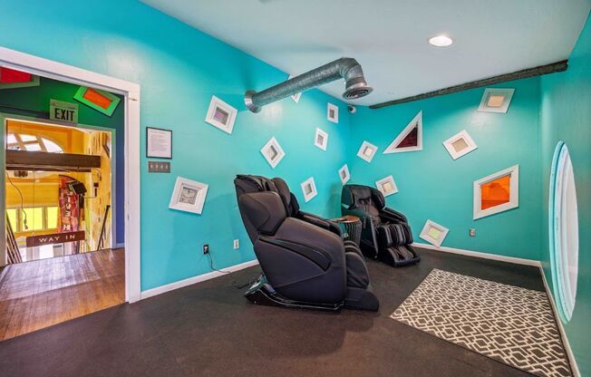 2 beds, 1 bath, 840 sqft, $1,269, Unit 0438