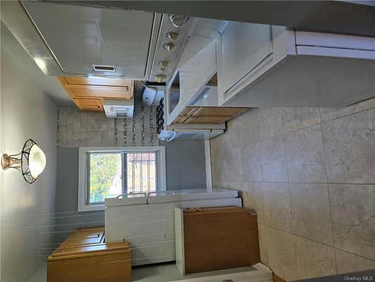 3 beds, 1 bath, 800 sqft, $3,000