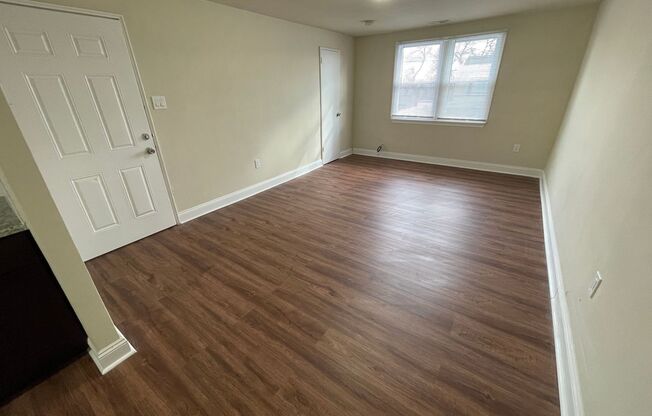 NEWLY RENOVATED 1 BEDROOM 1 BATHROOM APARTMENT SECOND FLOOR