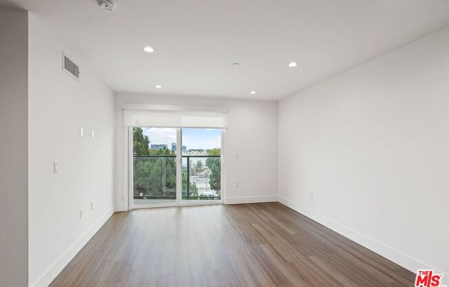 1 bed, 1 bath, 617 sqft, $3,195, Unit 401