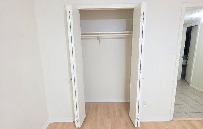 2 beds, 1 bath, 900 sqft, $1,045, Unit ELP2202-251