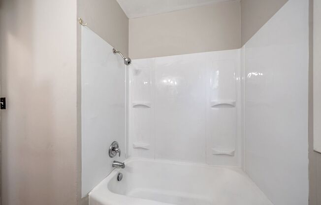 2 beds, 1 bath, $2,250