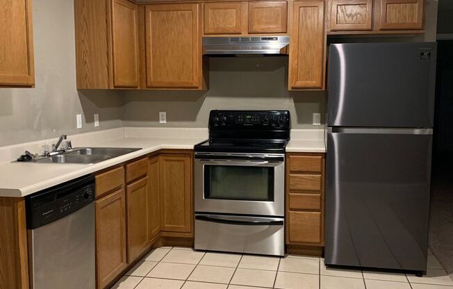 2 beds, 2 baths, 1,000 sqft, $875