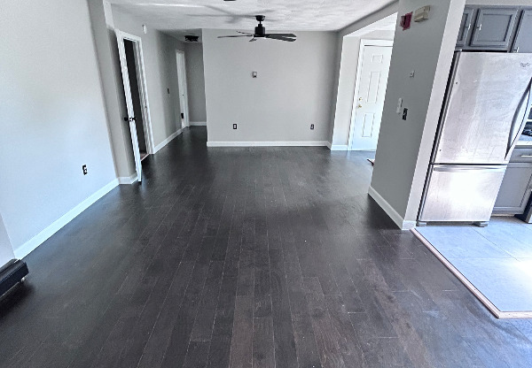 102 LAURENS ST