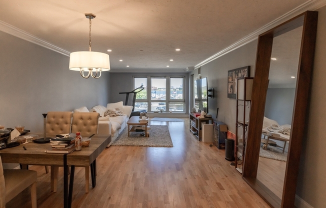 1001 MARINA DR