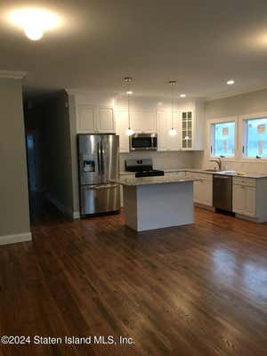 3 beds, 3 baths, 1,275 sqft, $3,350, Unit 1