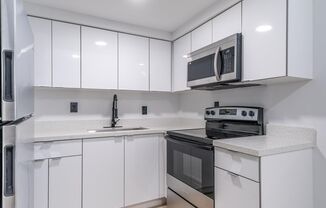 2 beds, 1 bath, $2,200, Unit 1525-12