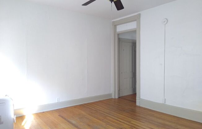 Studio, 1 bath, 550 sqft, $1,195