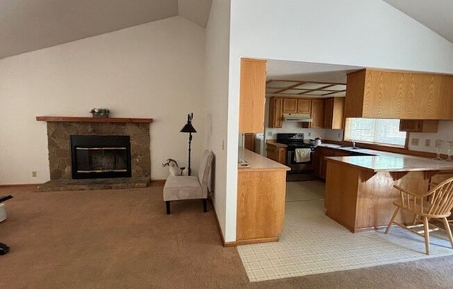 3 beds, 2 baths, $2,300, Unit 17736 Warbler East Lane