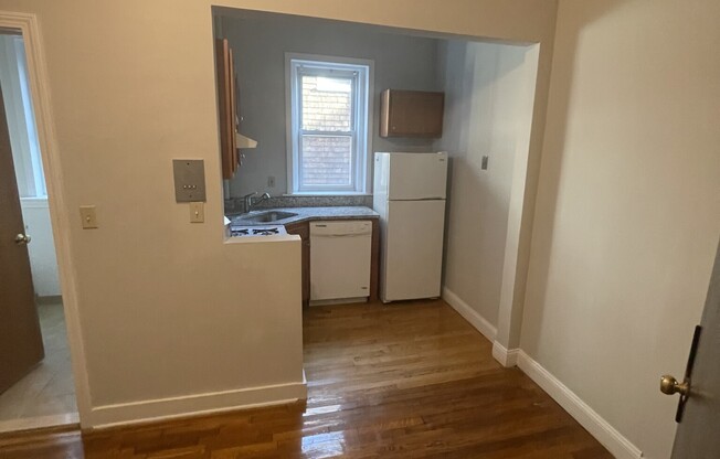 Studio, 1 bath, $2,200, Unit 4