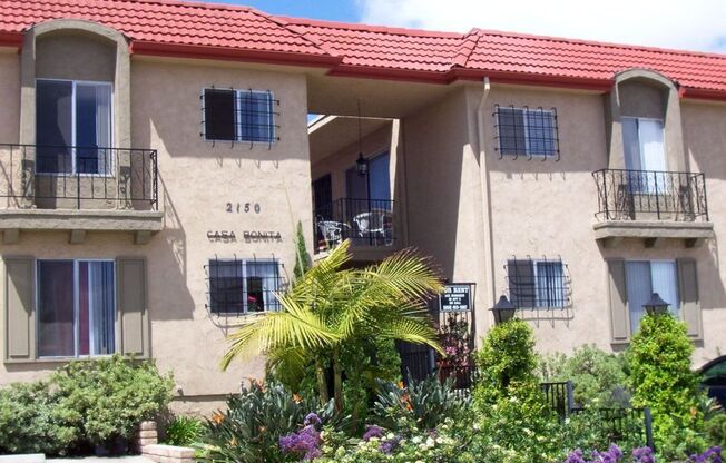 *OPEN HOUSE: 6/7 1:30-2:30PM*  Pacific Beach 2 Br with Assigned Parking and Patio!