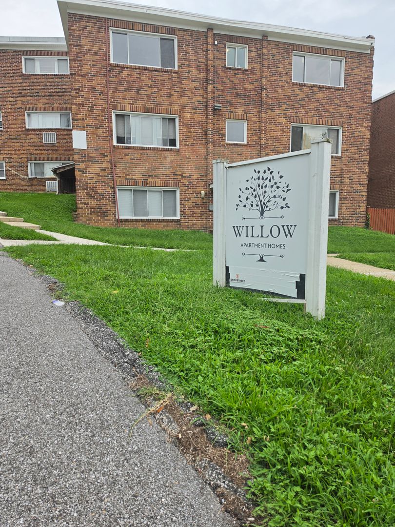 Willow Apartment Homes