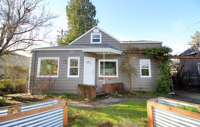 Rose City Park 3 Bed/2 Bath Updated 1907 Charmer – A Gardener’s Delight!
