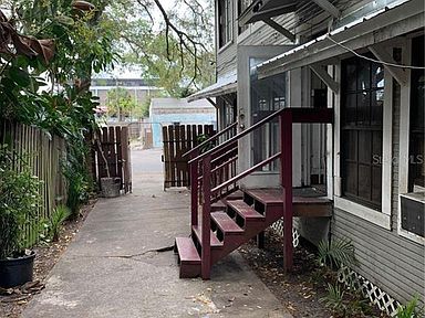 8115 N 9 ST