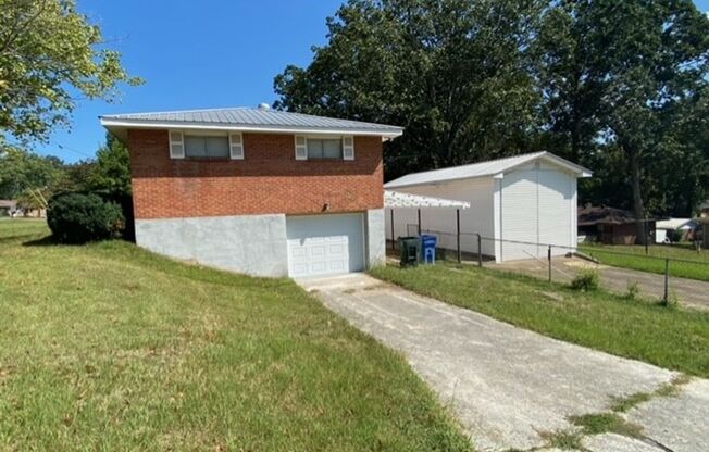 Freshly Renovated 4 Bedroom, 3 Bathroom in the heart of Chattanooga!