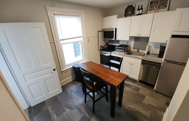 Great Location Conshy Apartment w/Central Air - W/D - HW Floors