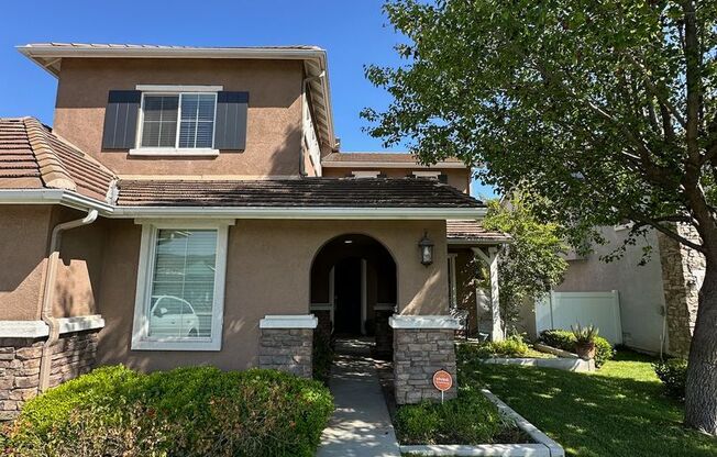 Beautiful 5 Bed/3 Bath Murrieta Gem with Pool And Mountain Views!