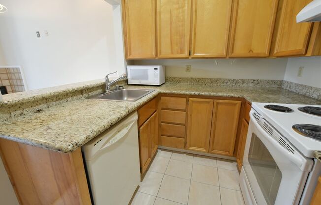 Spacious 1 Bed 1 Bath in Gated West San Jose Community