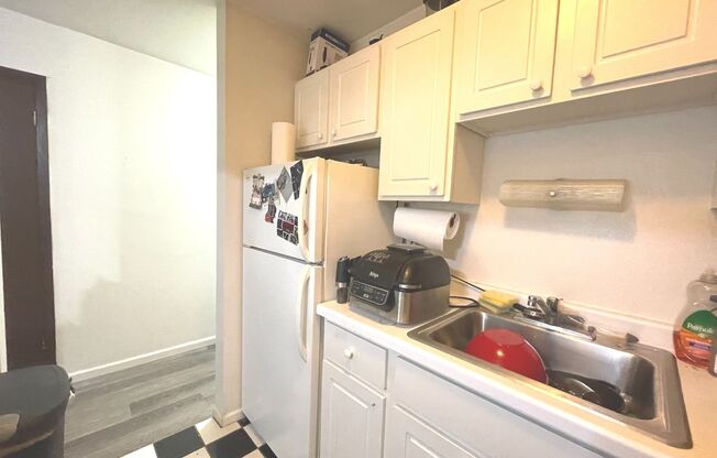 1 bed, 1 bath, $1,195, Unit 308