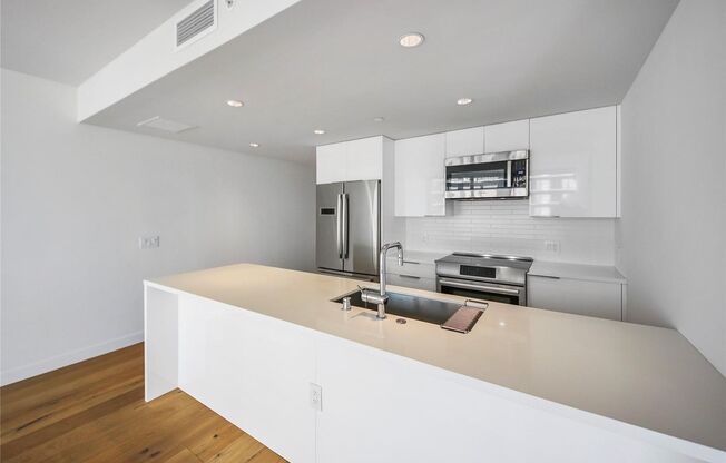 1 bed, 1 bath, $3,400