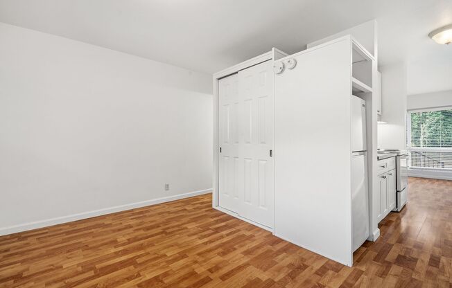 Studio, 1 bath, 355 sqft, $1,325, Unit 312