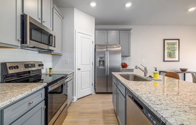 3 beds, 2.5 baths, 1,407 sqft, $2,012, Unit 8149