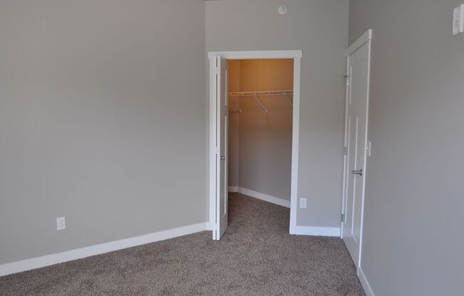 3 beds, 2 baths, $1,925, Unit 118
