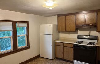 428- 428 1/2 Milton