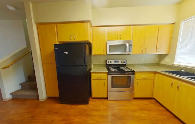 2 beds, 1.5 baths, $1,700, Unit 5