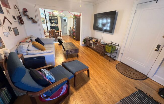 2 beds, 1 bath, 1,100 sqft, $1,350, Unit 12
