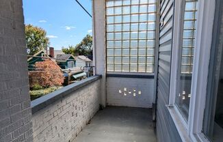 2 beds, 1 bath, $1,400