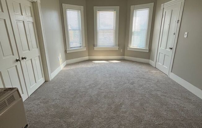 176 Hall St