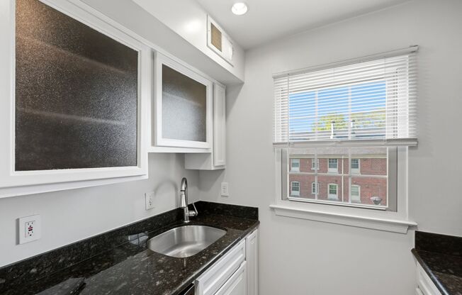 1 bed, 1 bath, $1,928, Unit Unit #4