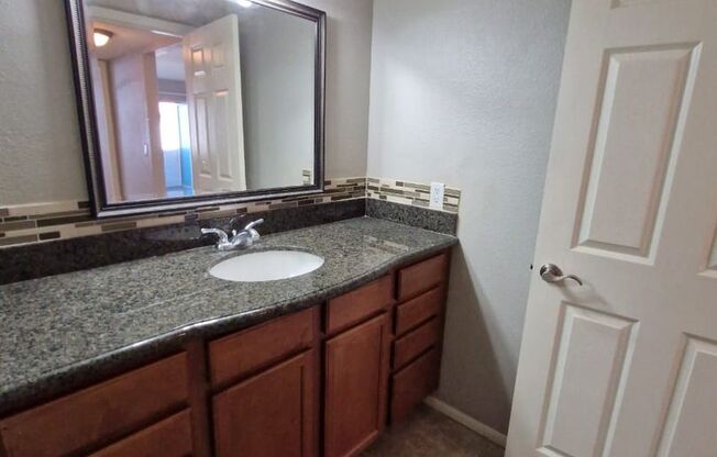 1 bed, 1 bath, $1,075, Unit # #C 28