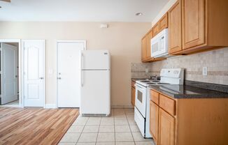 Studio, 1 bath, 575 sqft, $800, Unit 2F