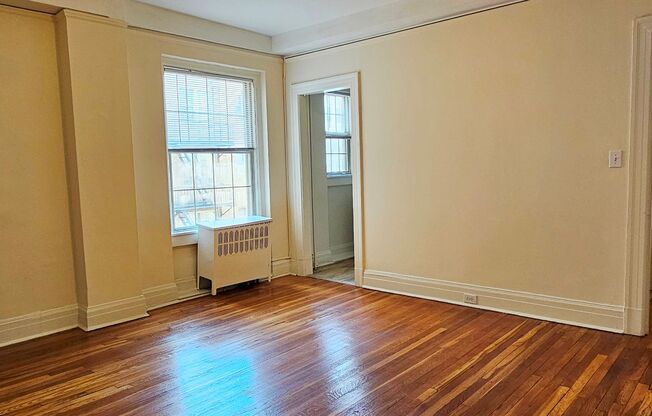 1 bed, 1 bath, 550 sqft, $1,375, Unit 715