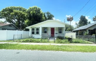 Newly Remodeled Southern Cottage