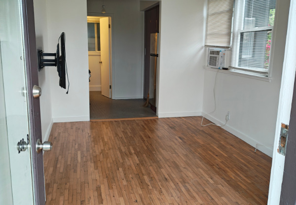 250 3 AVE