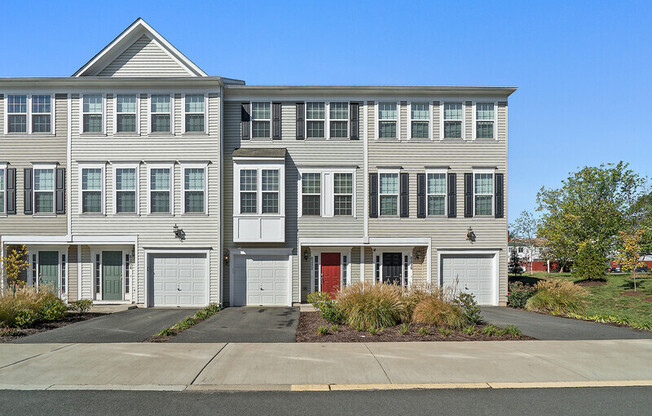 8292 HERITAGE XING CT