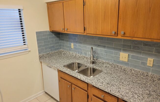 Newly Renovated Top-Floor Condo in Sandy Springs!