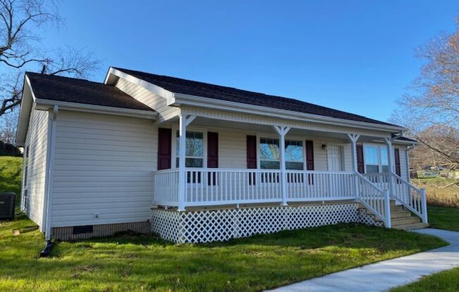 SUBLEASE through May 2026 3 Bedroom 2 Bath-Beautiful Views