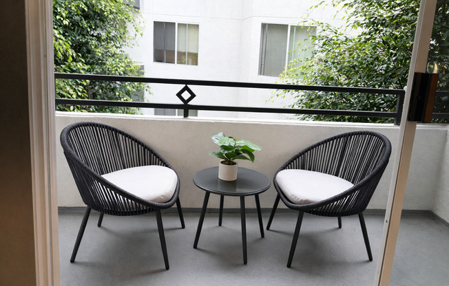 A 2 Bedroom, 2 Bathroom with a dining room and fully functional kitchen at 10600 Wilshire Unit 308