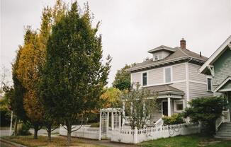 North End Tacoma Craftsman - 3 bedroom 1.75 Baths