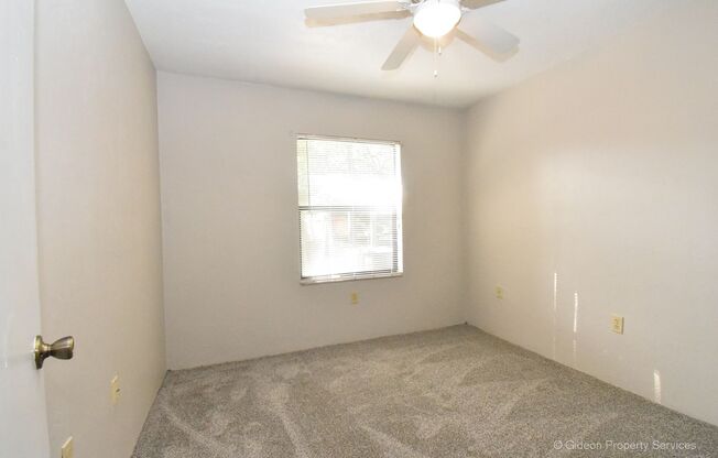 2 beds, 1 bath, $1,200, Unit Apt 6