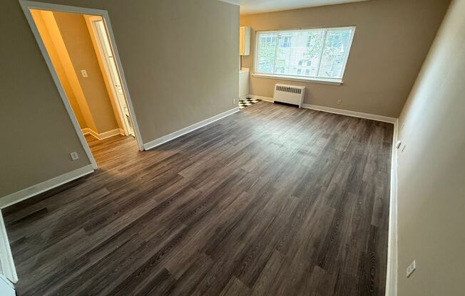 Studio, 1 bath, 400 sqft, $850, Unit #318