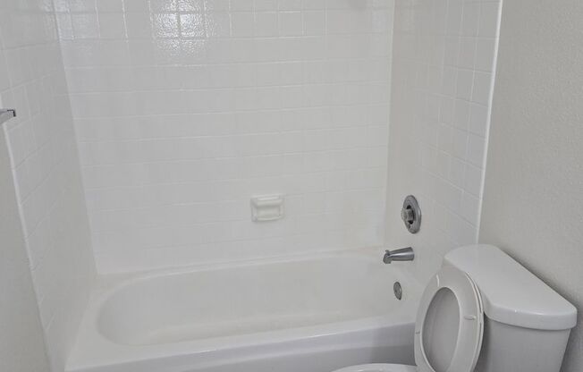 1 bed, 1 bath, 500 sqft, $1,795, Unit 71-44