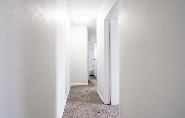 2 beds, 1 bath, 645 sqft, $950, Unit Virginia Terrace B-16