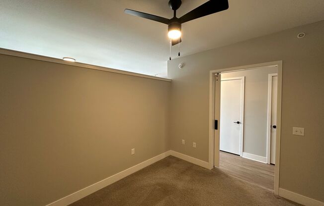 1 bed, 1 bath, 555 sqft, $1,470, Unit 119