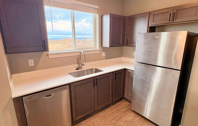 3 beds, 2 baths, 1,190 sqft, $2,395, Unit 208