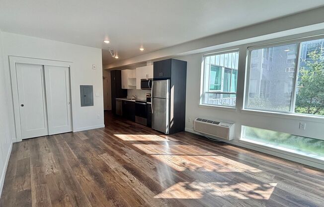J0629 - North Louie Apartments